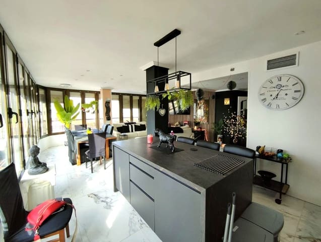 3 Zimmer Apartment zu verkaufen in Playa Levante, Benidorm mit Pool - 490.000 € (Ref: 9500178)