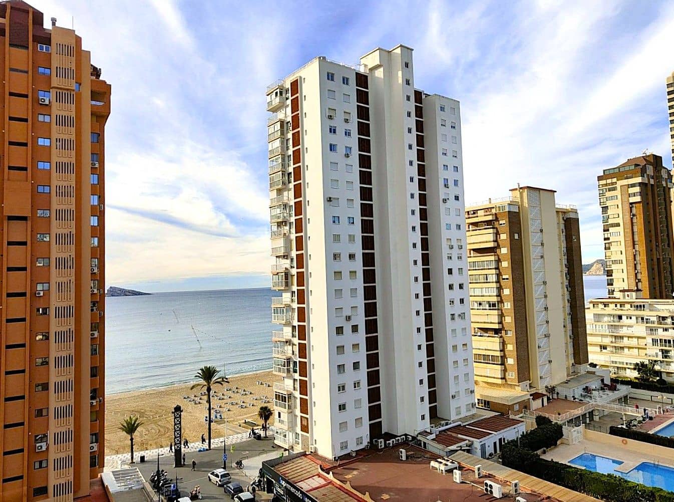 3 bedroom Apartment for sale in Benidorm with pool - € 490,000 (Ref: 9500178)