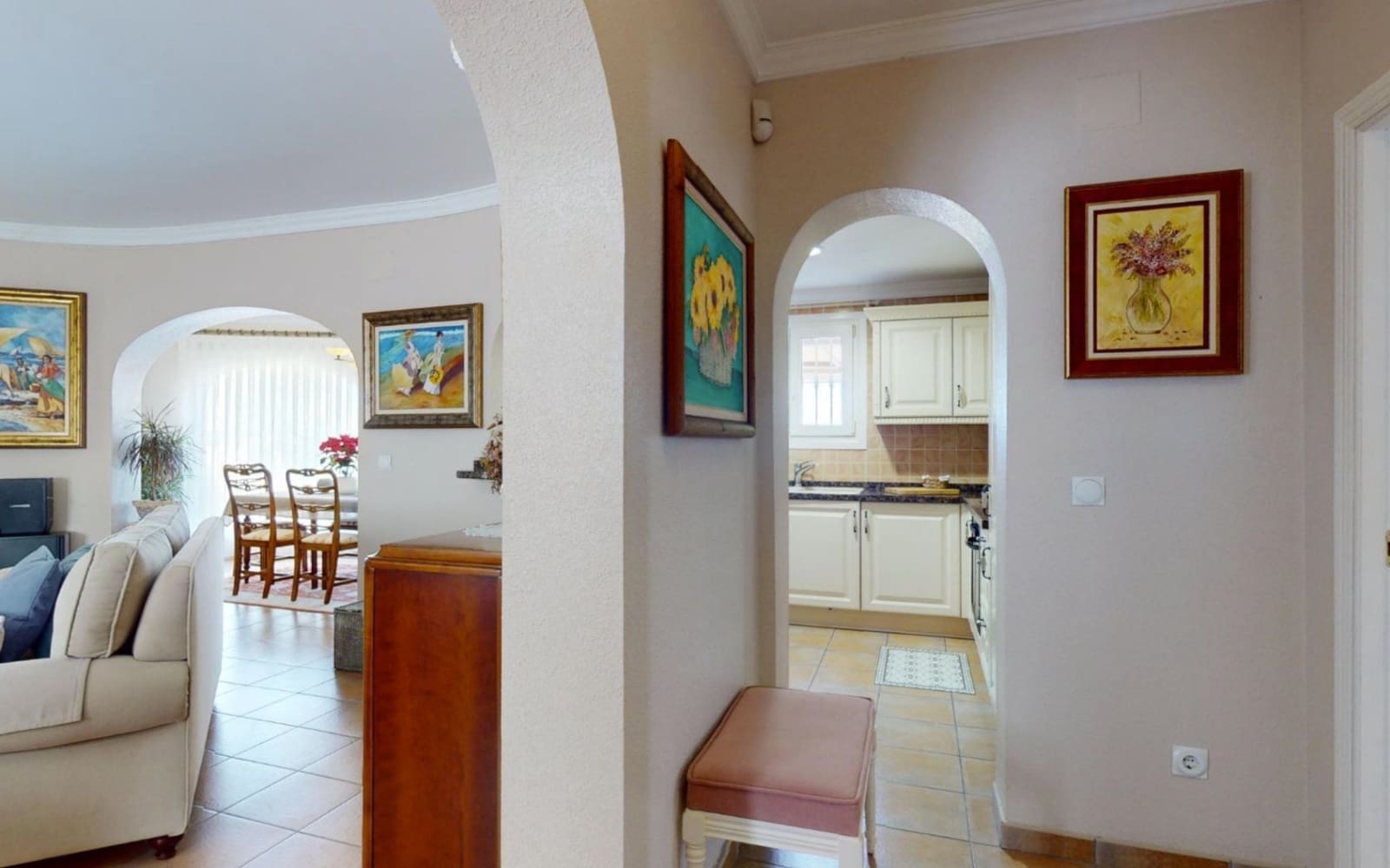 2 soveværelse Villa til salg i Oliva med garage - € 730.000 (Ref: 9523489)