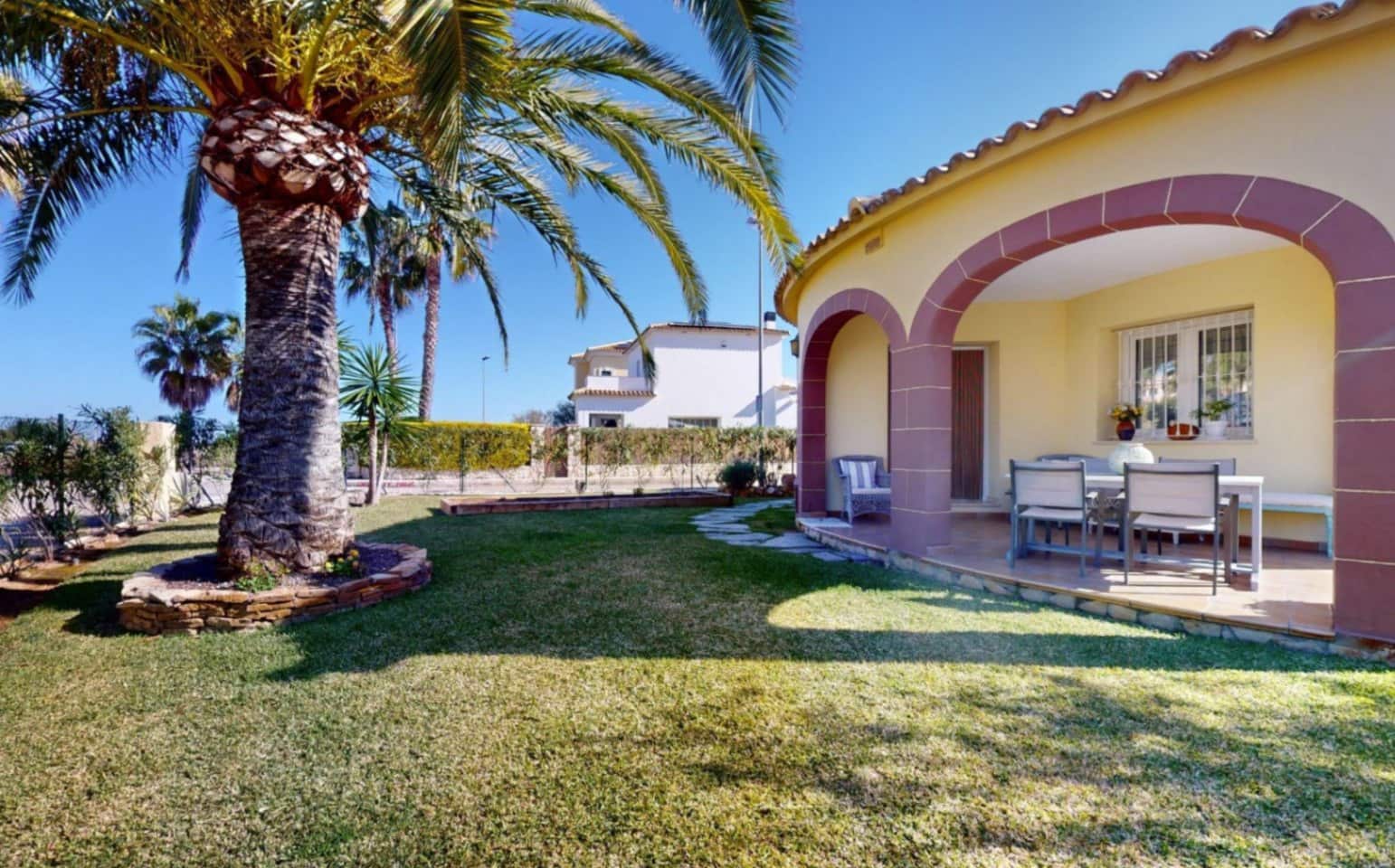 2 soveværelse Villa til salg i Oliva med garage - € 730.000 (Ref: 9523489)