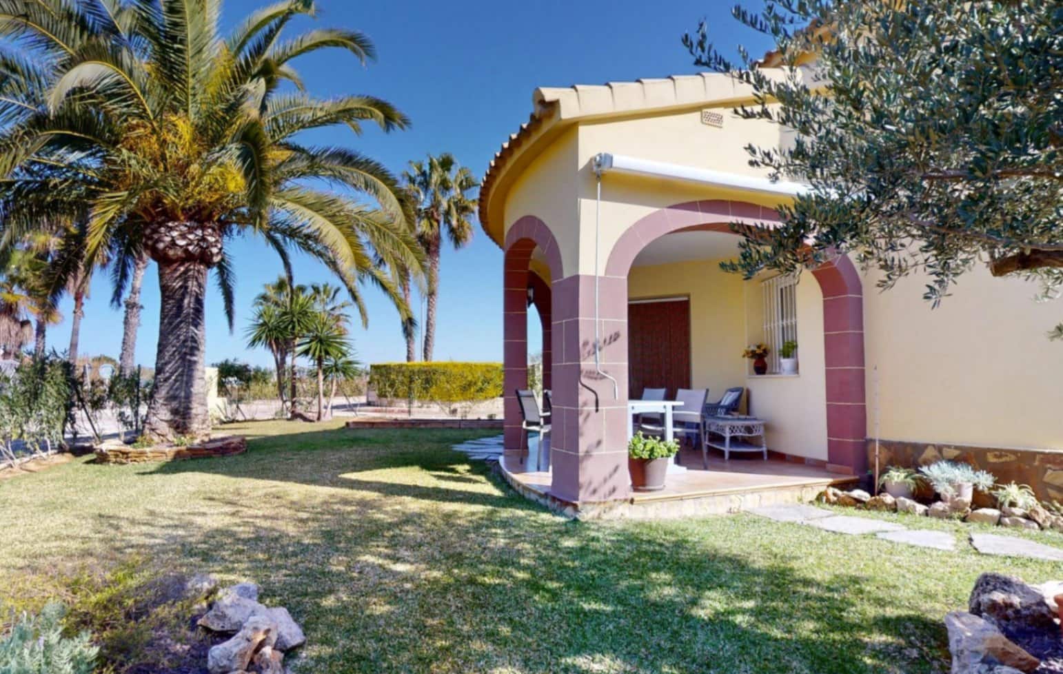 2 soveværelse Villa til salg i Oliva med garage - € 730.000 (Ref: 9523489)