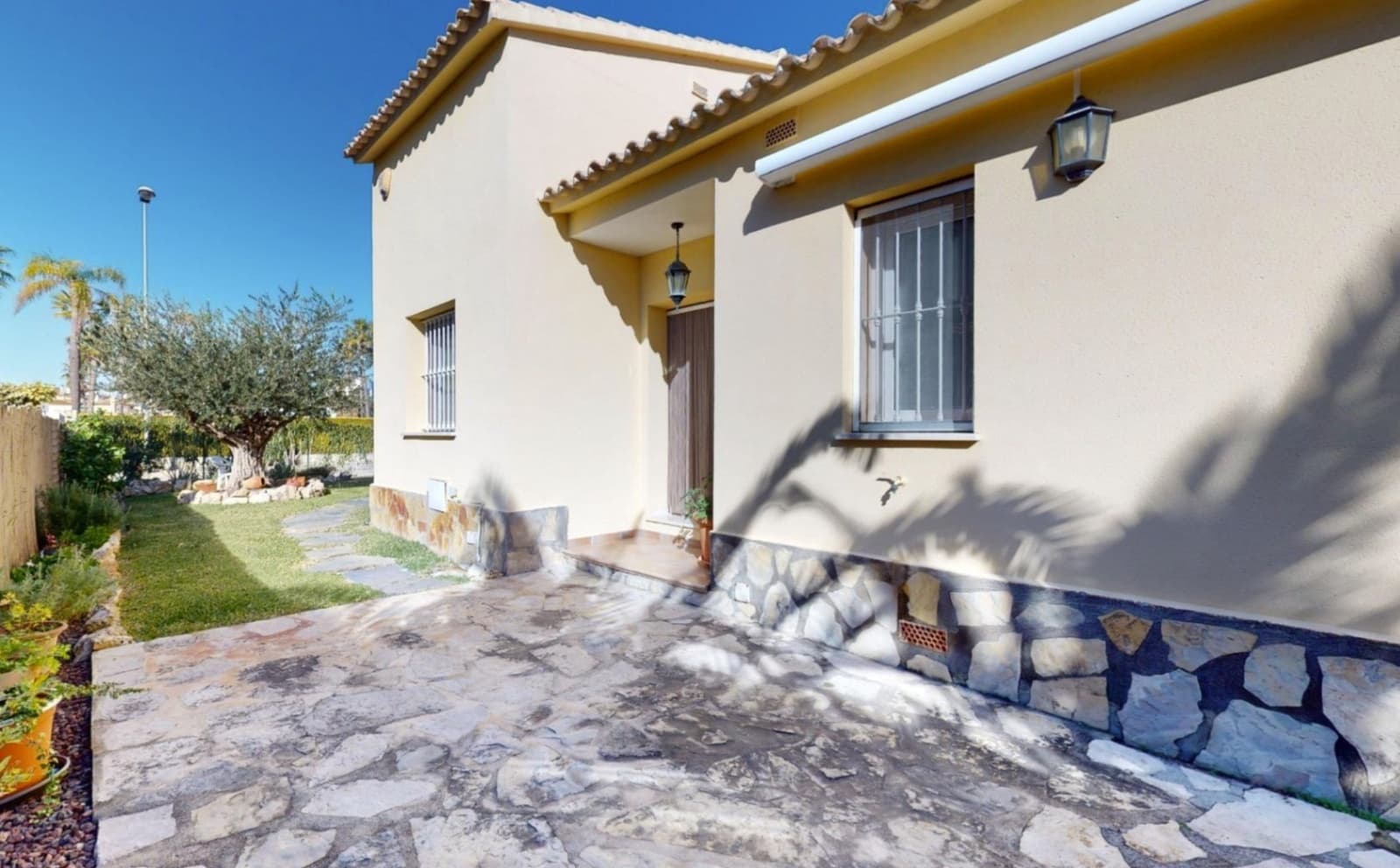 2 soveværelse Villa til salg i Oliva med garage - € 730.000 (Ref: 9523489)