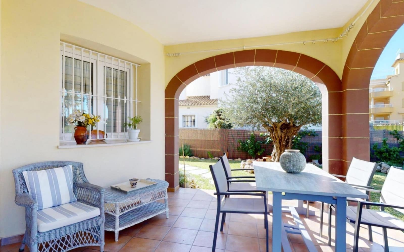 2 soveværelse Villa til salg i Oliva med garage - € 730.000 (Ref: 9523489)