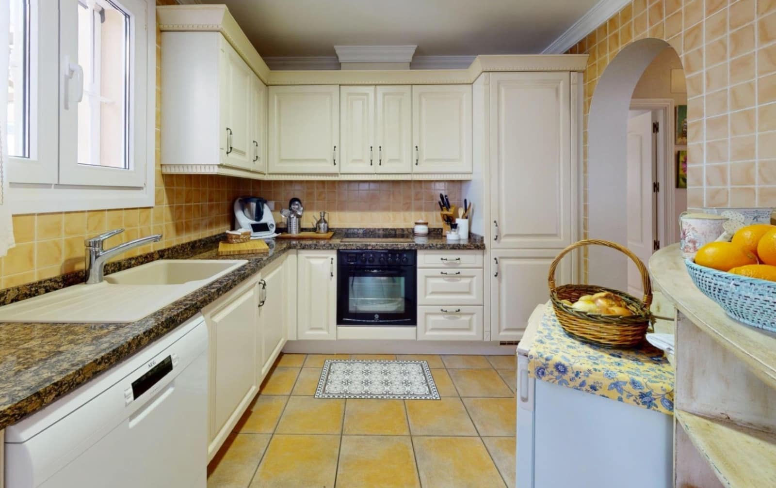 2 soveværelse Villa til salg i Oliva med garage - € 730.000 (Ref: 9523489)