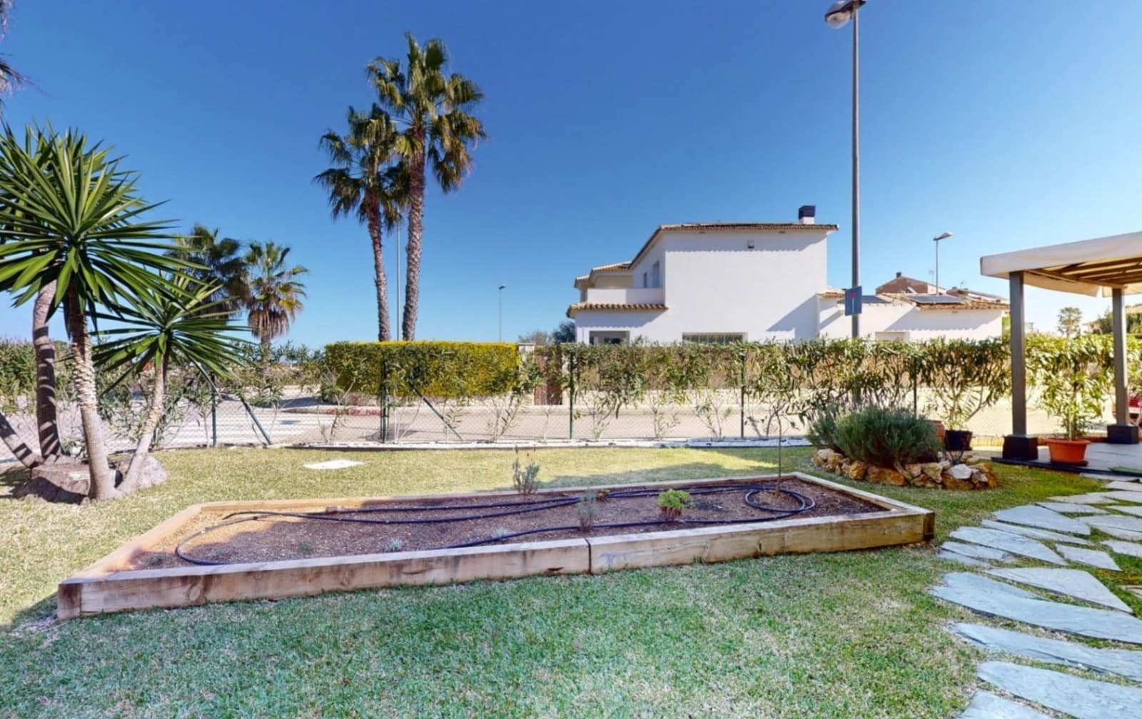 2 soveværelse Villa til salg i Oliva med garage - € 730.000 (Ref: 9523489)