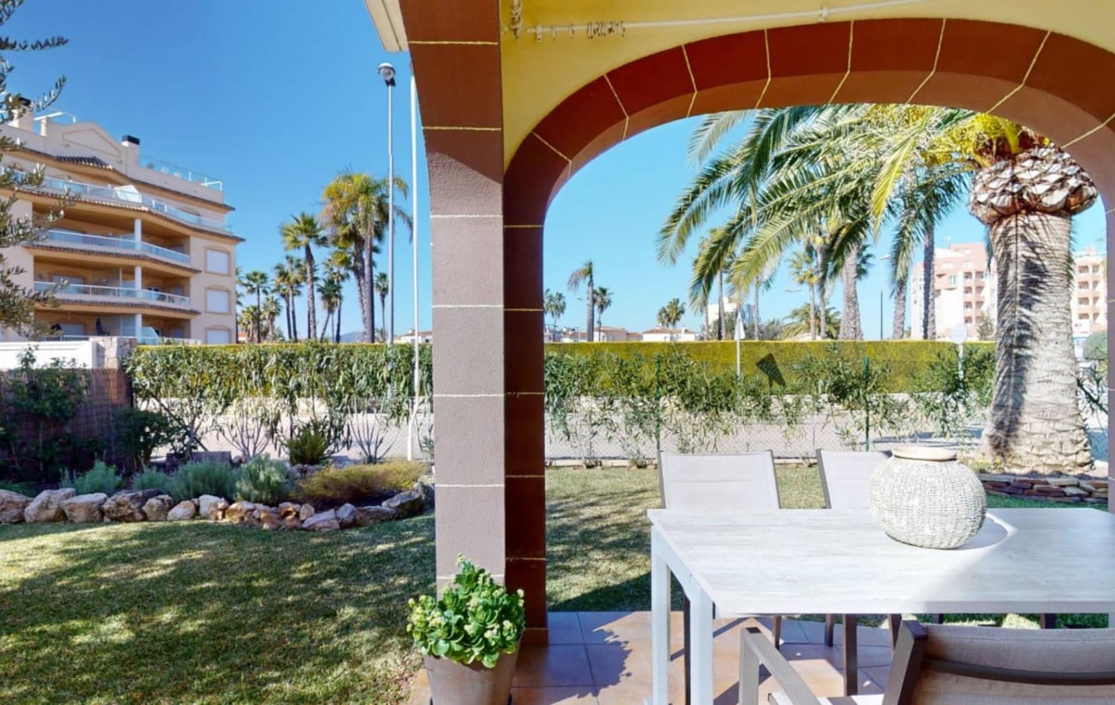 2 soveværelse Villa til salg i Oliva med garage - € 730.000 (Ref: 9523489)