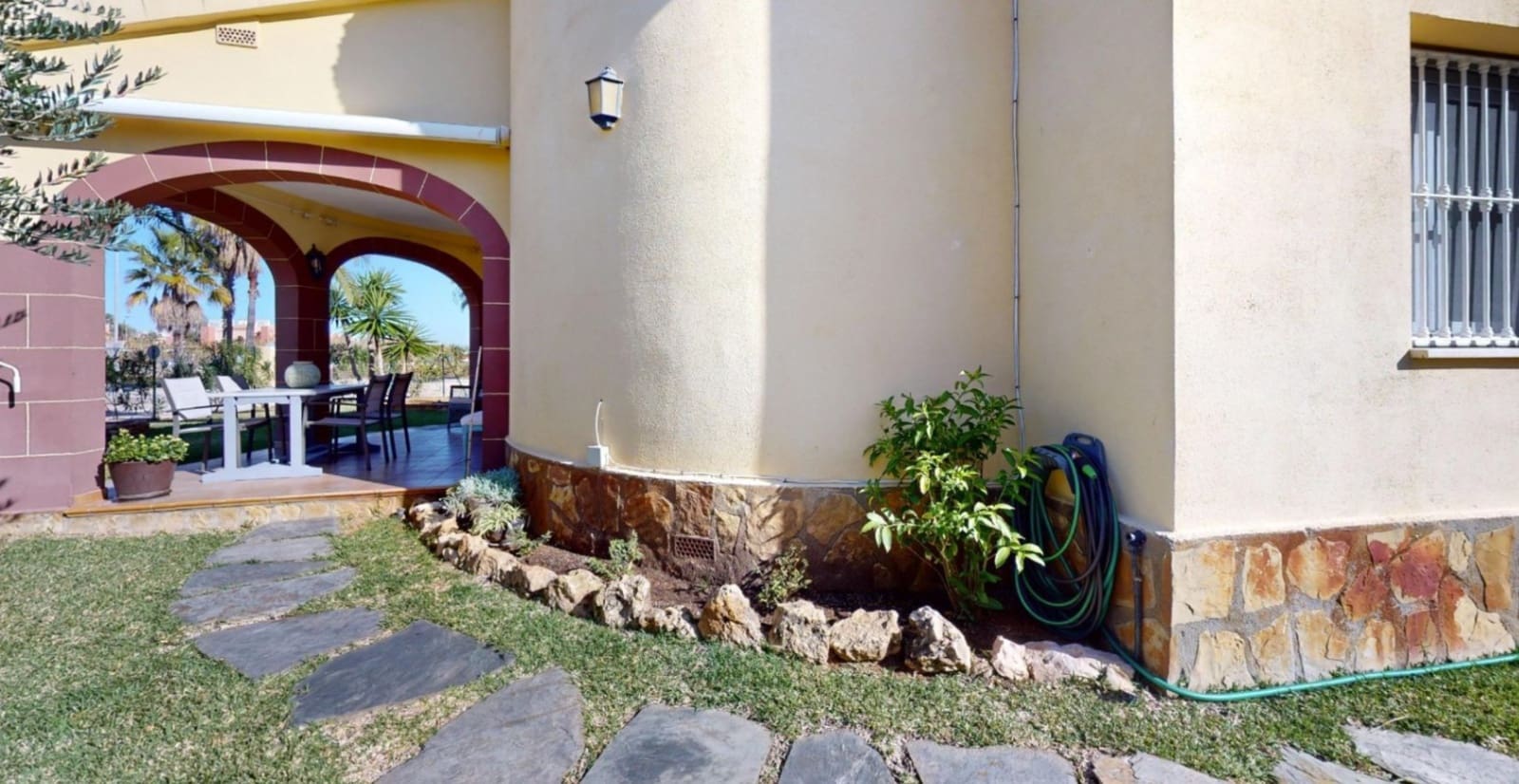 2 soveværelse Villa til salg i Oliva med garage - € 730.000 (Ref: 9523489)