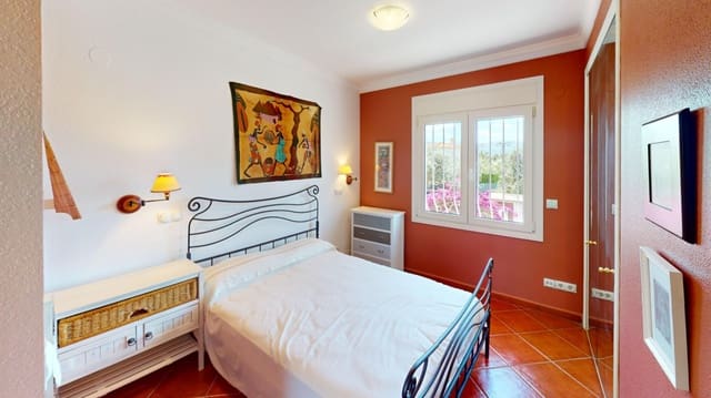 3 Zimmer Villa zu verkaufen in Oliva Nova, Oliva mit Pool Garage - 485.000 € (Ref: 9524952)