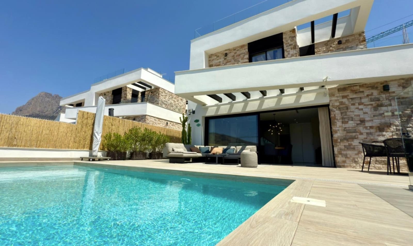 3 quarto Moradia para venda em Finestrat com garagem - 680 000 € (Ref: 9535296)