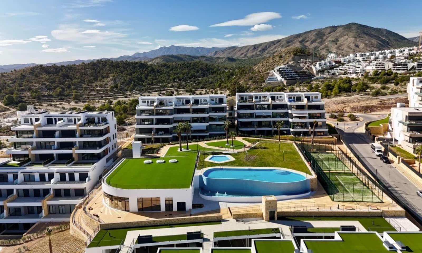 Apartamento de 2 habitaciones en Finestrat en venta con piscina garaje - 465.000 € (Ref: 9535371)