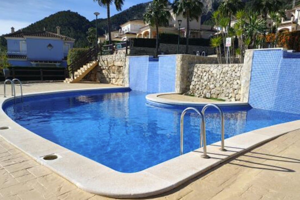 Pareado de 2 habitaciones en Polop en venta con piscina garaje - 299.500 € (Ref: 9539689)