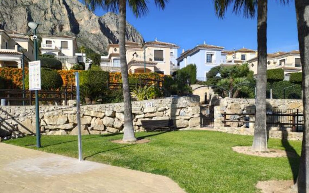 Pareado de 2 habitaciones en Polop en venta con piscina garaje - 299.500 € (Ref: 9539689)