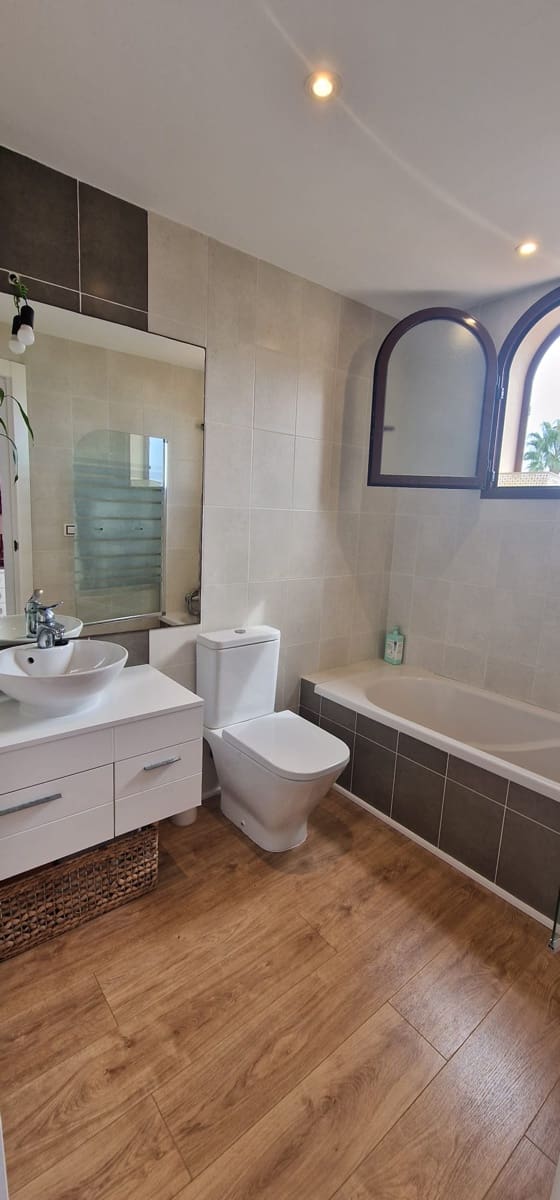 Adosado de 4 habitaciones en Polop en venta con piscina garaje - 399.000 € (Ref: 9539916)