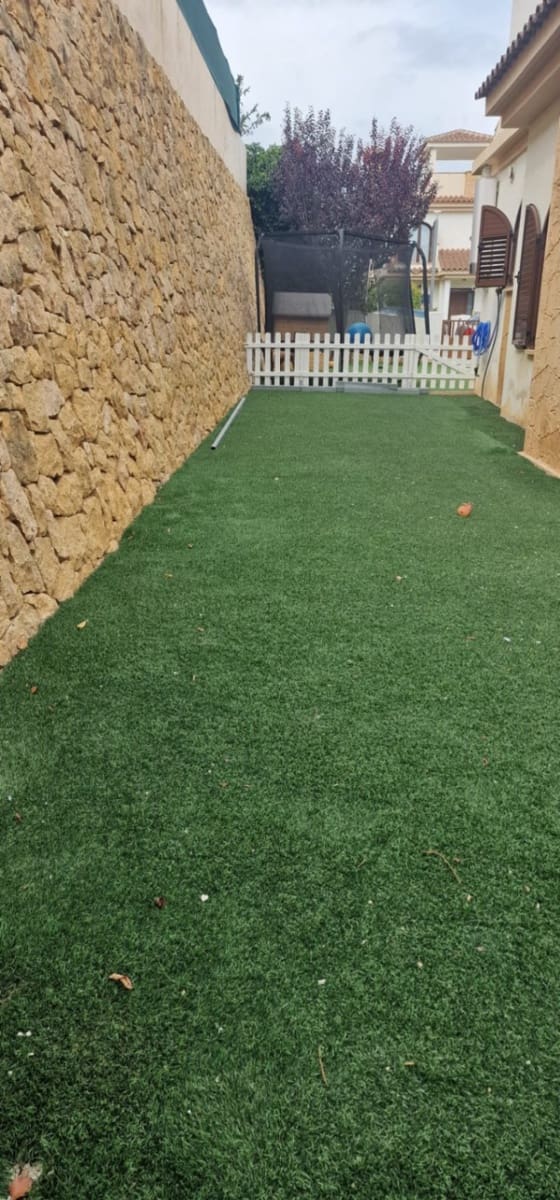 Adosado de 4 habitaciones en Polop en venta con piscina garaje - 399.000 € (Ref: 9539916)