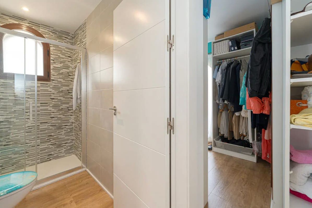 Adosado de 4 habitaciones en Polop en venta con piscina garaje - 399.000 € (Ref: 9539916)