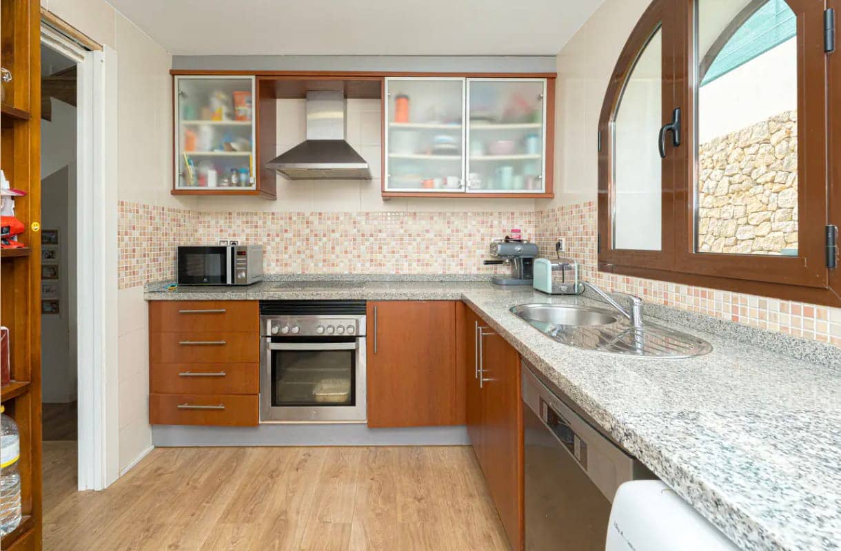 Adosado de 4 habitaciones en Polop en venta con piscina garaje - 399.000 € (Ref: 9539916)