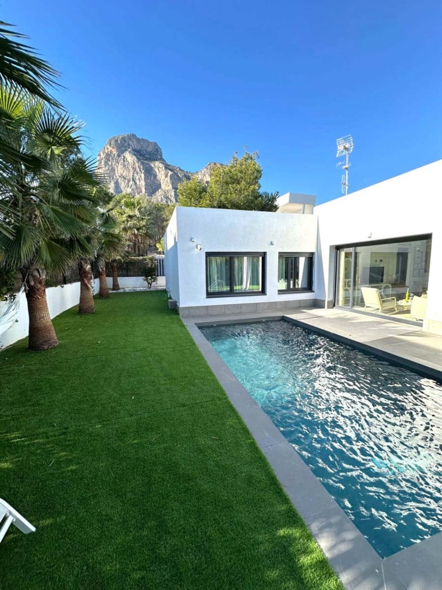 Chalet de 3 habitaciones en Polop en venta con piscina garaje - 695.000 € (Ref: 9547396)