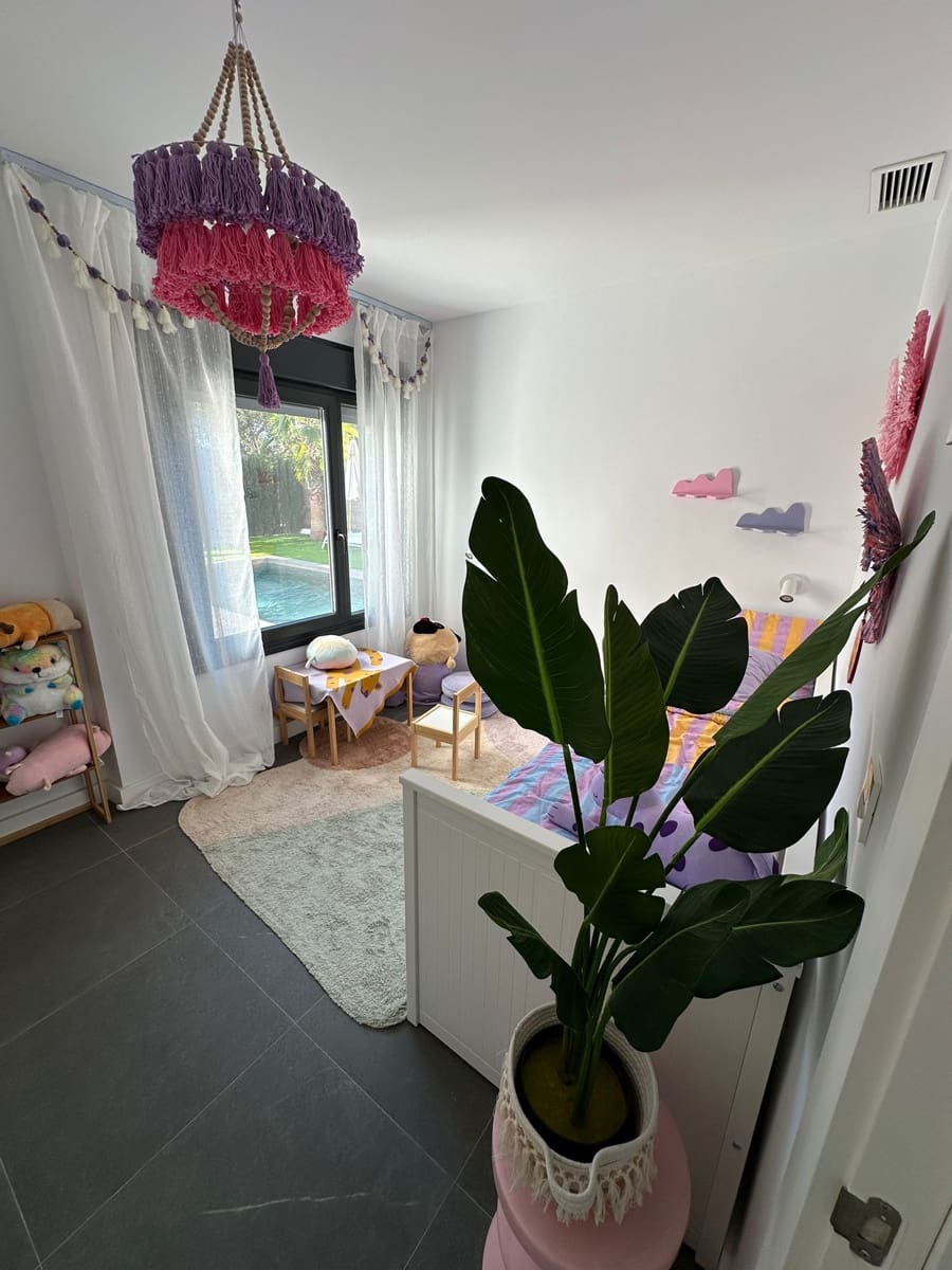 Chalet de 3 habitaciones en Polop en venta con piscina garaje - 695.000 € (Ref: 9547396)