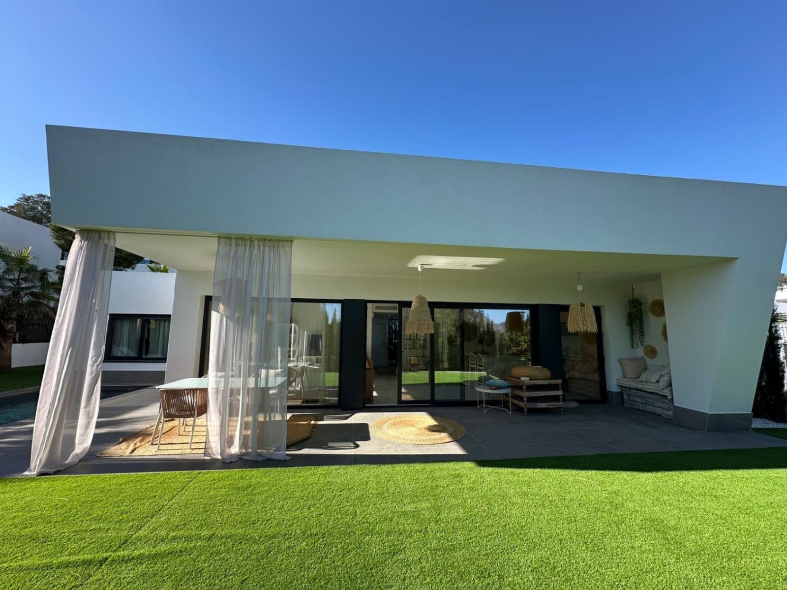 Chalet de 3 habitaciones en Polop en venta con piscina garaje - 695.000 € (Ref: 9547396)