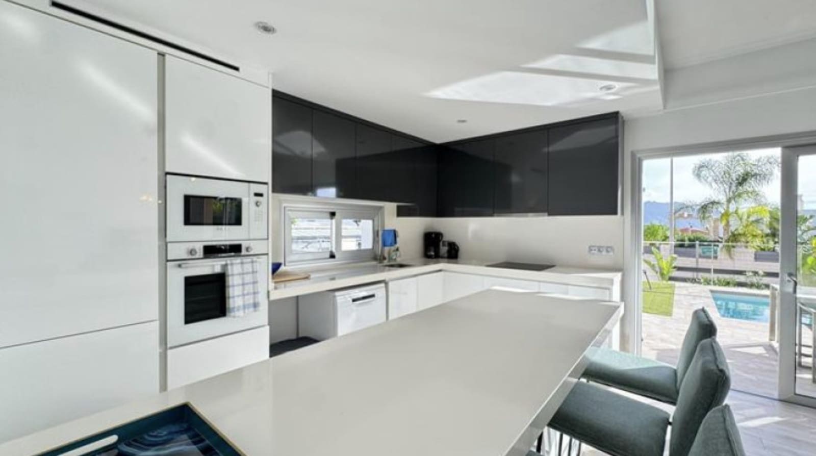 Chalet de 3 habitaciones en Polop en venta con piscina garaje - 515.000 € (Ref: 9549994)