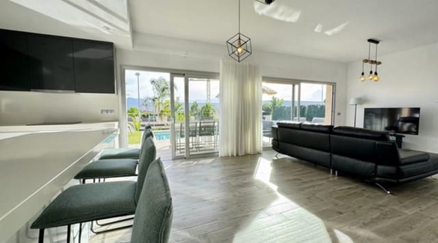 Chalet de 3 habitaciones en Polop en venta con piscina garaje - 515.000 € (Ref: 9549994)