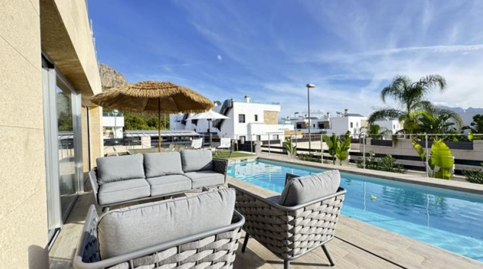 Chalet de 3 habitaciones en Polop en venta con piscina garaje - 515.000 € (Ref: 9549994)