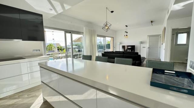 Chalet de 3 habitaciones en Polop en venta con piscina garaje - 515.000 € (Ref: 9549994)