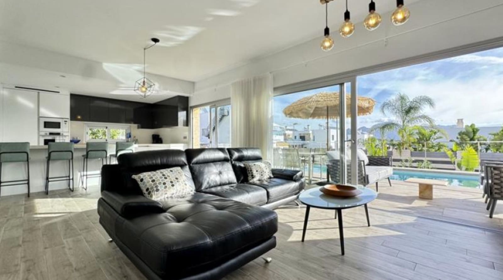 Chalet de 3 habitaciones en Polop en venta con piscina garaje - 515.000 € (Ref: 9549994)