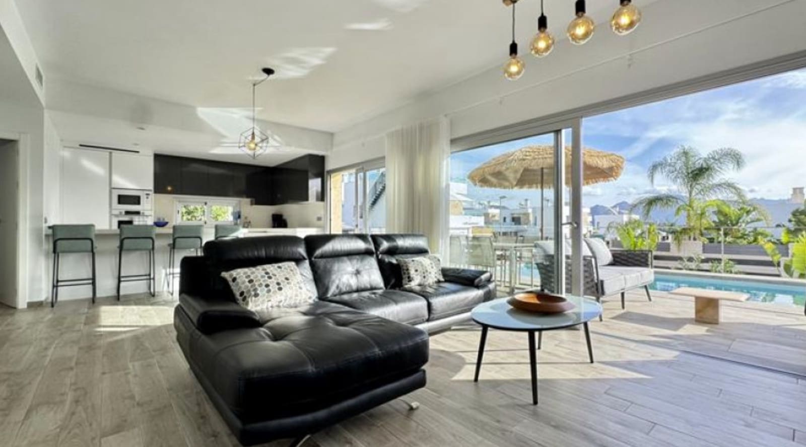 Chalet de 3 habitaciones en Polop en venta con piscina garaje - 515.000 € (Ref: 9549994)