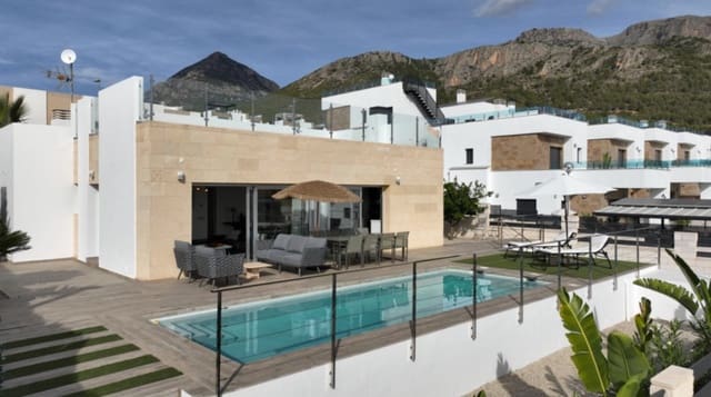 Chalet de 3 habitaciones en Polop en venta con piscina garaje - 515.000 € (Ref: 9549994)