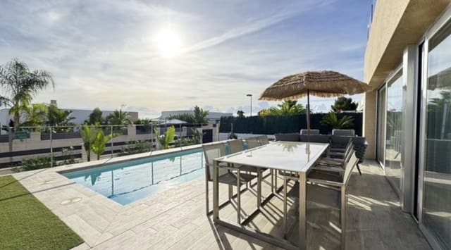 Chalet de 3 habitaciones en Polop en venta con piscina garaje - 515.000 € (Ref: 9549994)