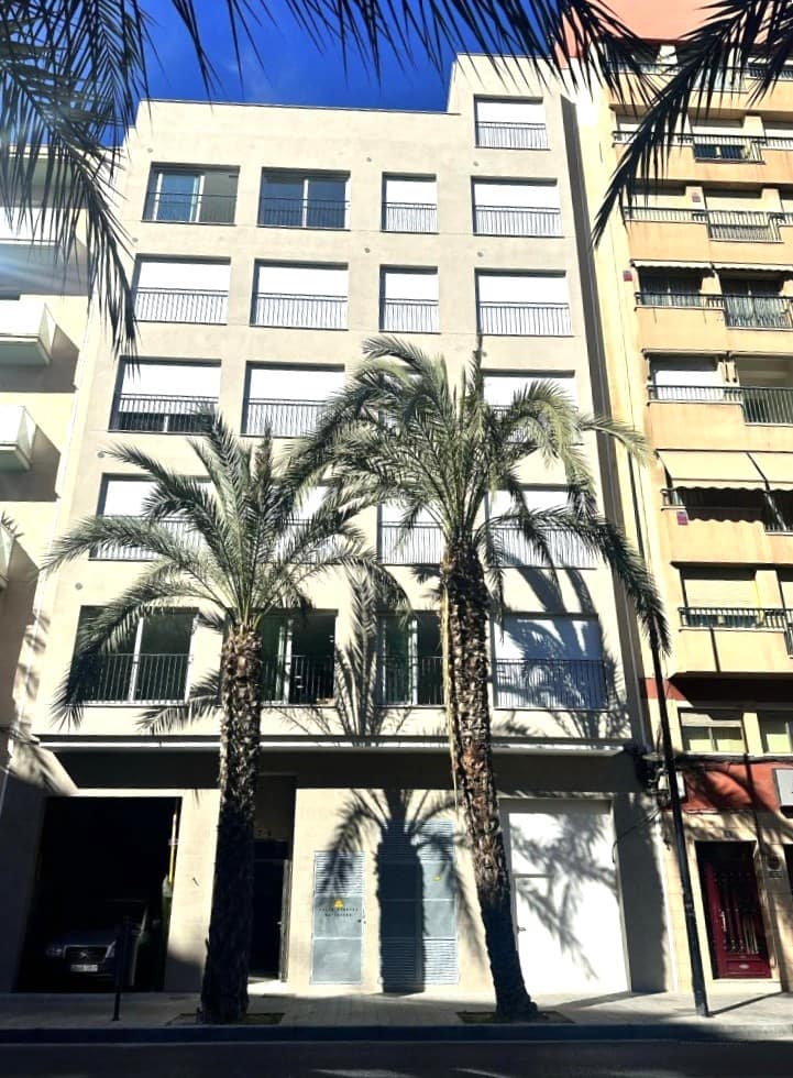 1 soverom Leilighet til salgs i Alicante by med svømmebasseng - € 245 000 (Ref: 9565706)