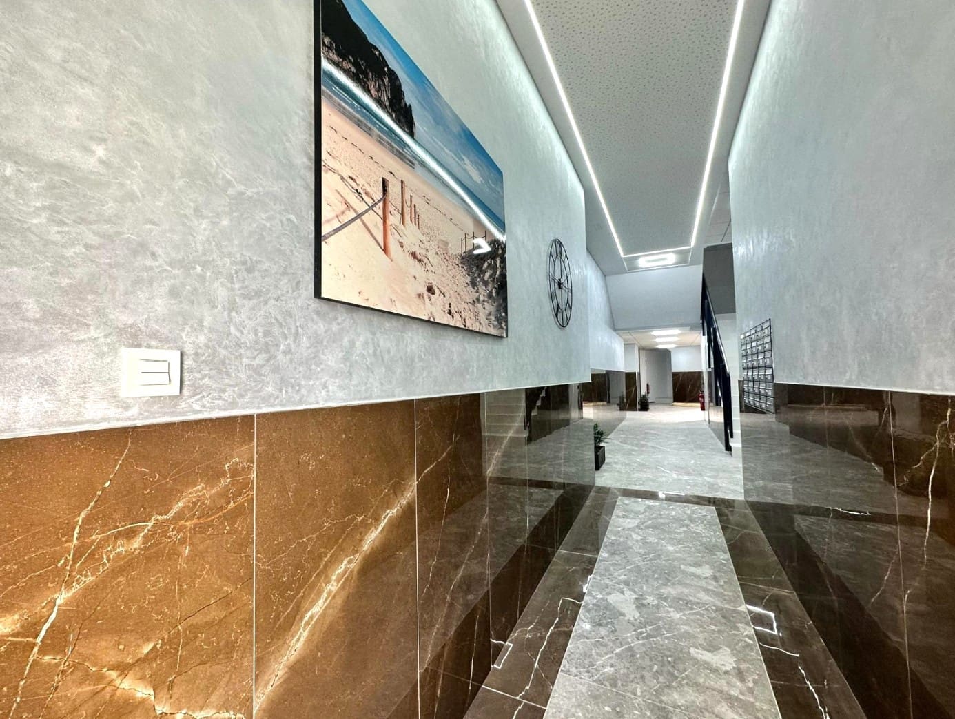 1 soverom Leilighet til salgs i Alicante by med svømmebasseng - € 245 000 (Ref: 9565706)