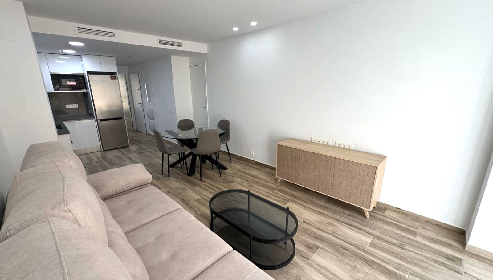 1 soverom Leilighet til salgs i Alicante by med svømmebasseng - € 245 000 (Ref: 9565706)