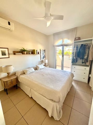 3 makuuhuone Rivitalo myytävänä paikassa Polop mukana uima-altaan 
autotalli - 319 000 € (Ref: 9626662)