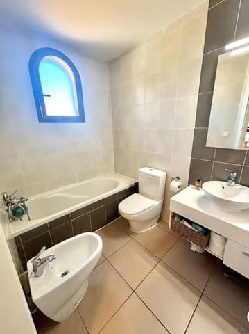 3 makuuhuone Rivitalo myytävänä paikassa Polop mukana uima-altaan 
autotalli - 319 000 € (Ref: 9626662)