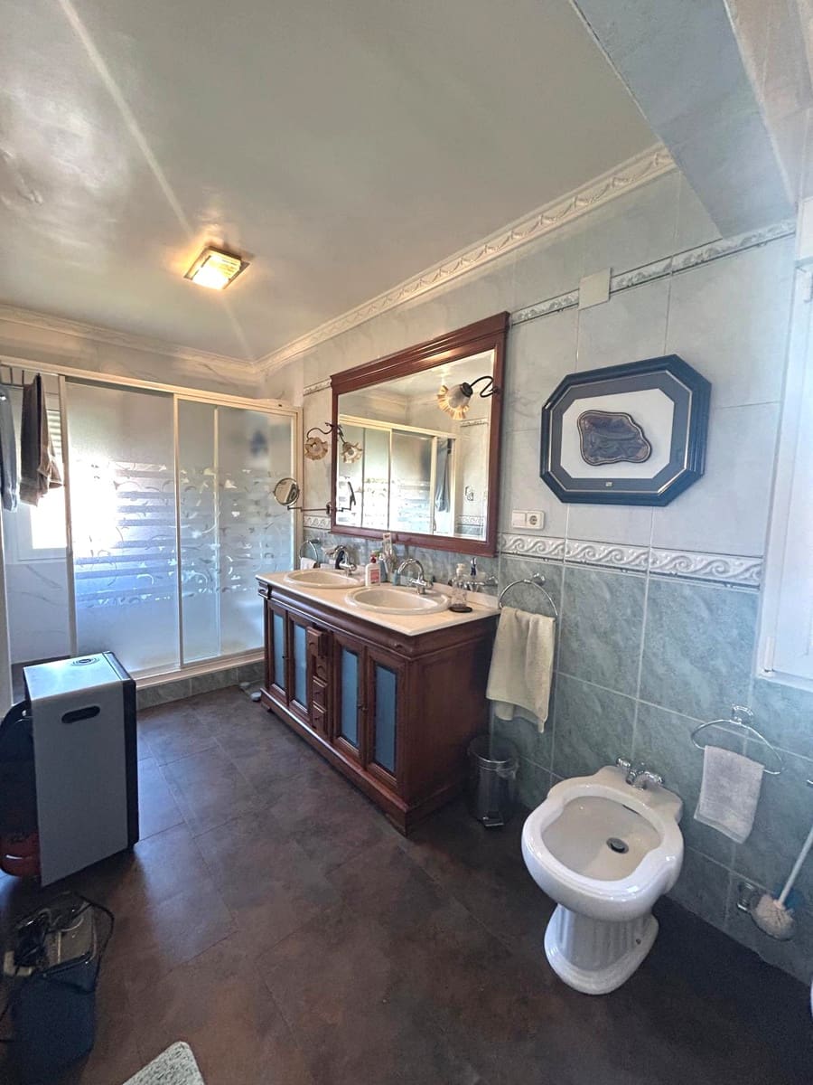 3 bedroom Villa for sale in La Nucia with garage - € 441,000 (Ref: 9634804)