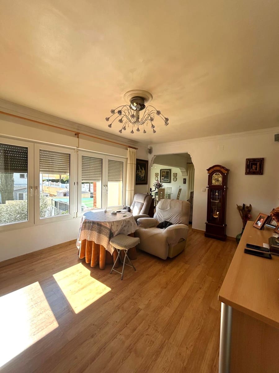 3 bedroom Villa for sale in La Nucia with garage - € 441,000 (Ref: 9634804)