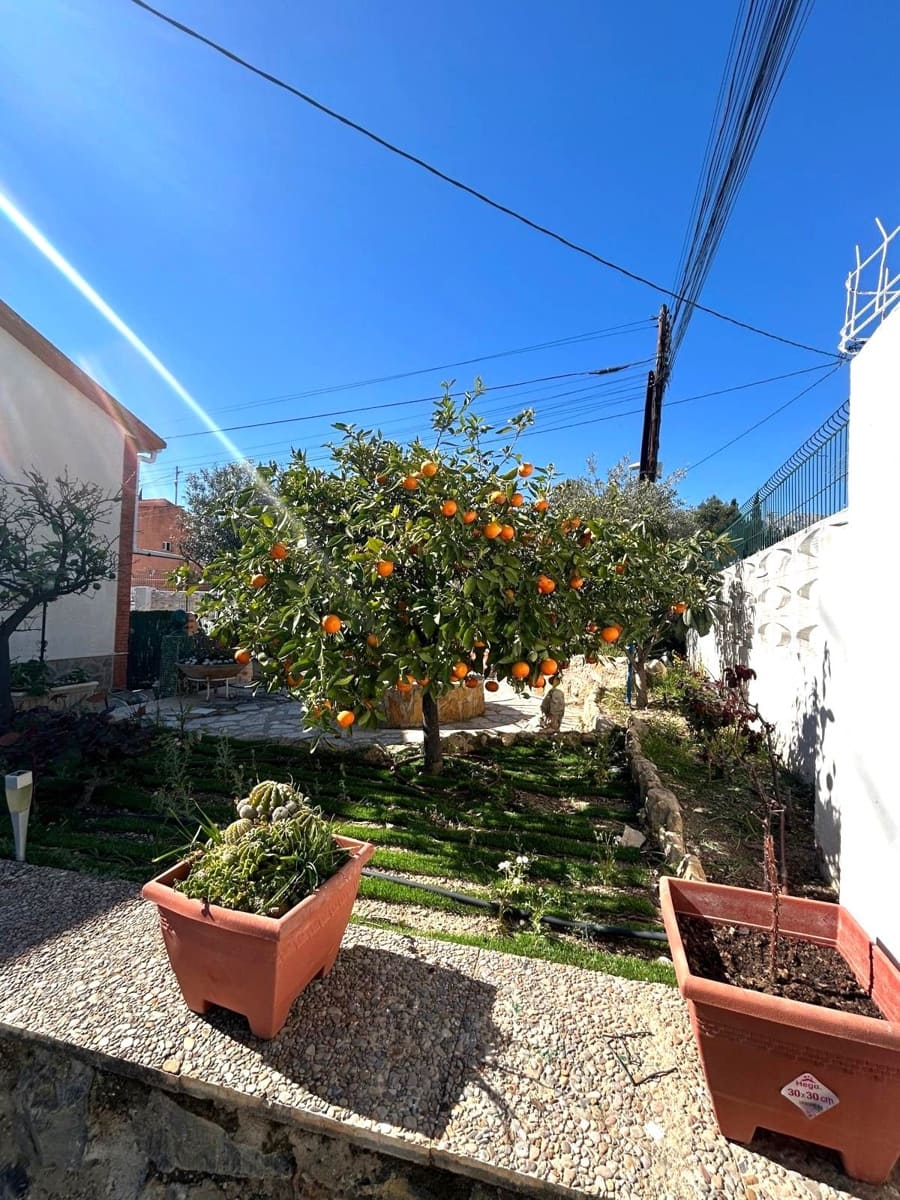 3 bedroom Villa for sale in La Nucia with garage - € 441,000 (Ref: 9634804)