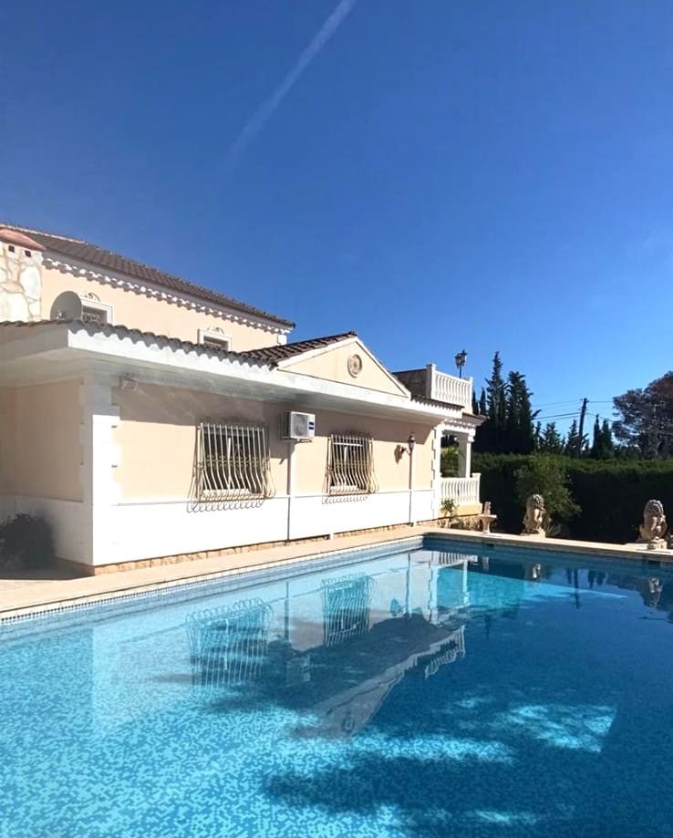 6 sovrum Villa till salu i La Nucia med pool garage - 1 560 000 € (Ref: 9646294)