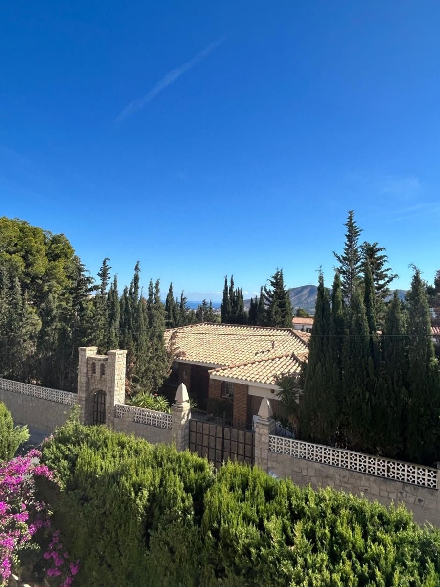 6 sovrum Villa till salu i La Nucia med pool garage - 1 560 000 € (Ref: 9646294)