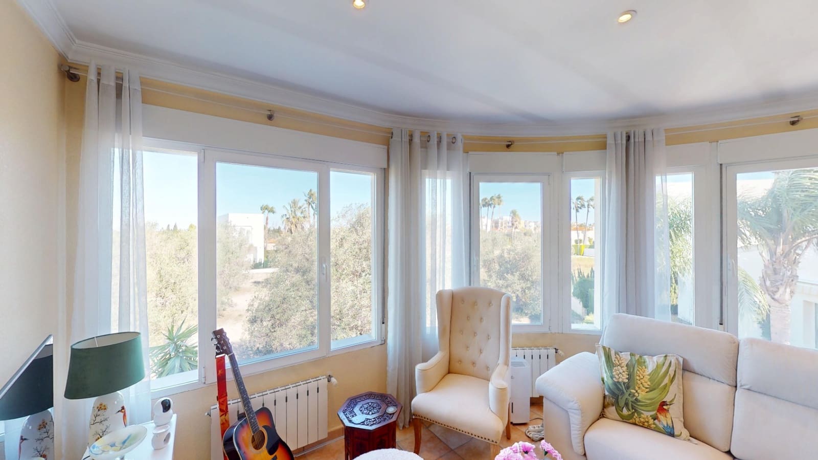 Chalet de 3 habitaciones en Oliva en venta con garaje - 495.000 € (Ref: 9646473)