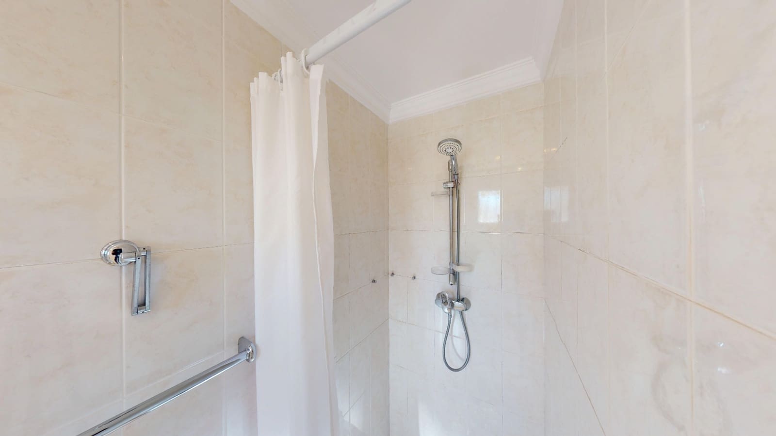 Chalet de 3 habitaciones en Oliva en venta con garaje - 495.000 € (Ref: 9646473)