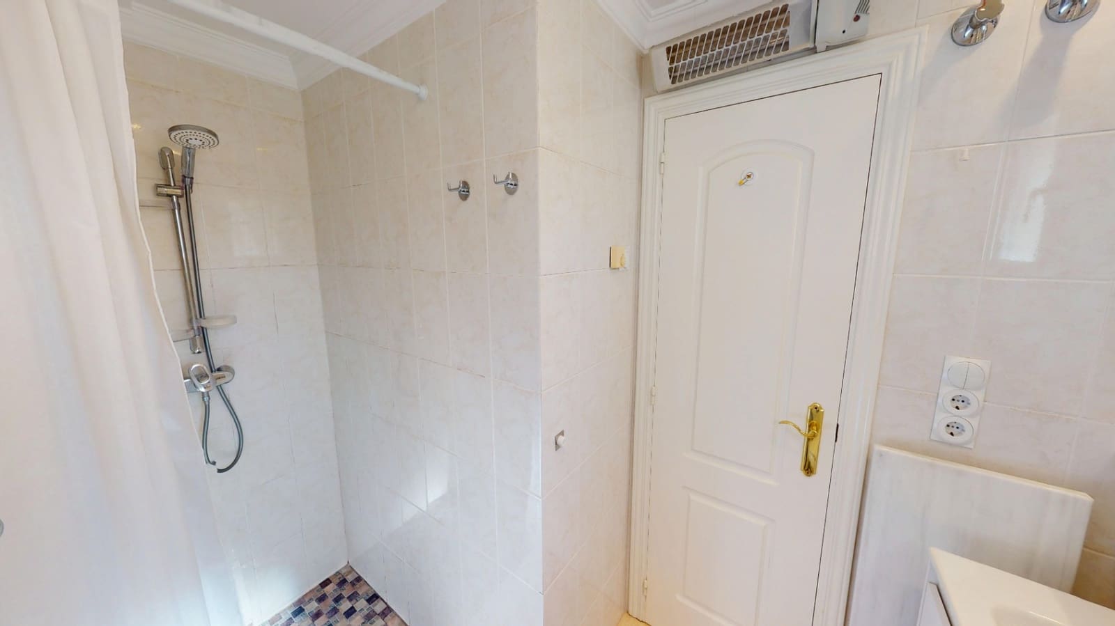 Chalet de 3 habitaciones en Oliva en venta con garaje - 495.000 € (Ref: 9646473)