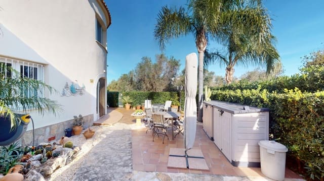 Chalet de 3 habitaciones en Oliva Nova, Oliva en venta con garaje - 495.000 € (Ref: 9646473)