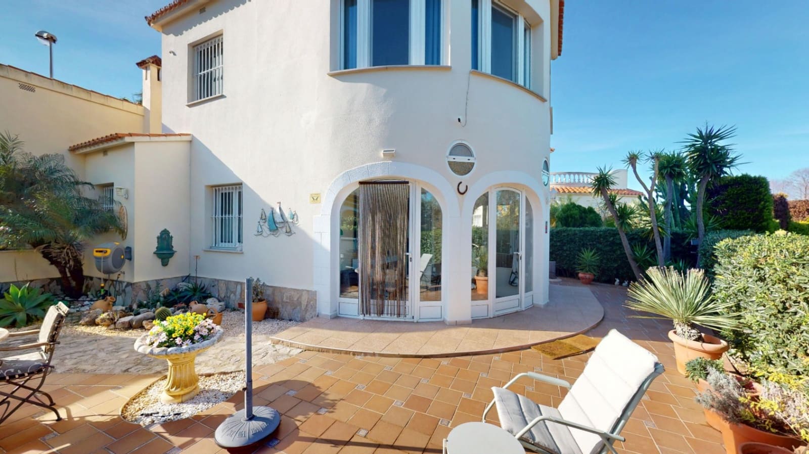 Chalet de 3 habitaciones en Oliva en venta con garaje - 495.000 € (Ref: 9646473)