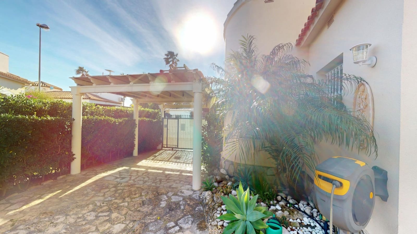 Chalet de 3 habitaciones en Oliva en venta con garaje - 495.000 € (Ref: 9646473)