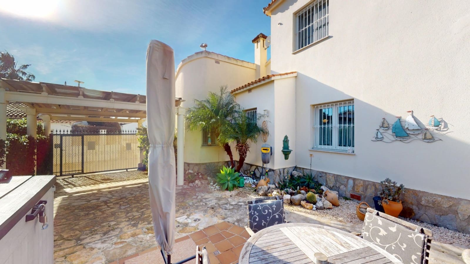 Chalet de 3 habitaciones en Oliva en venta con garaje - 495.000 € (Ref: 9646473)