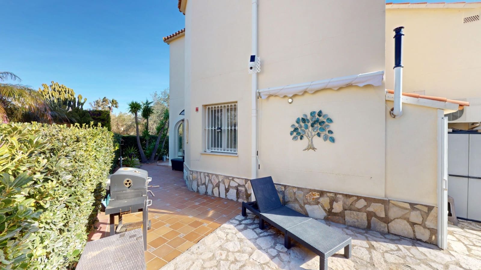 Chalet de 3 habitaciones en Oliva en venta con garaje - 495.000 € (Ref: 9646473)