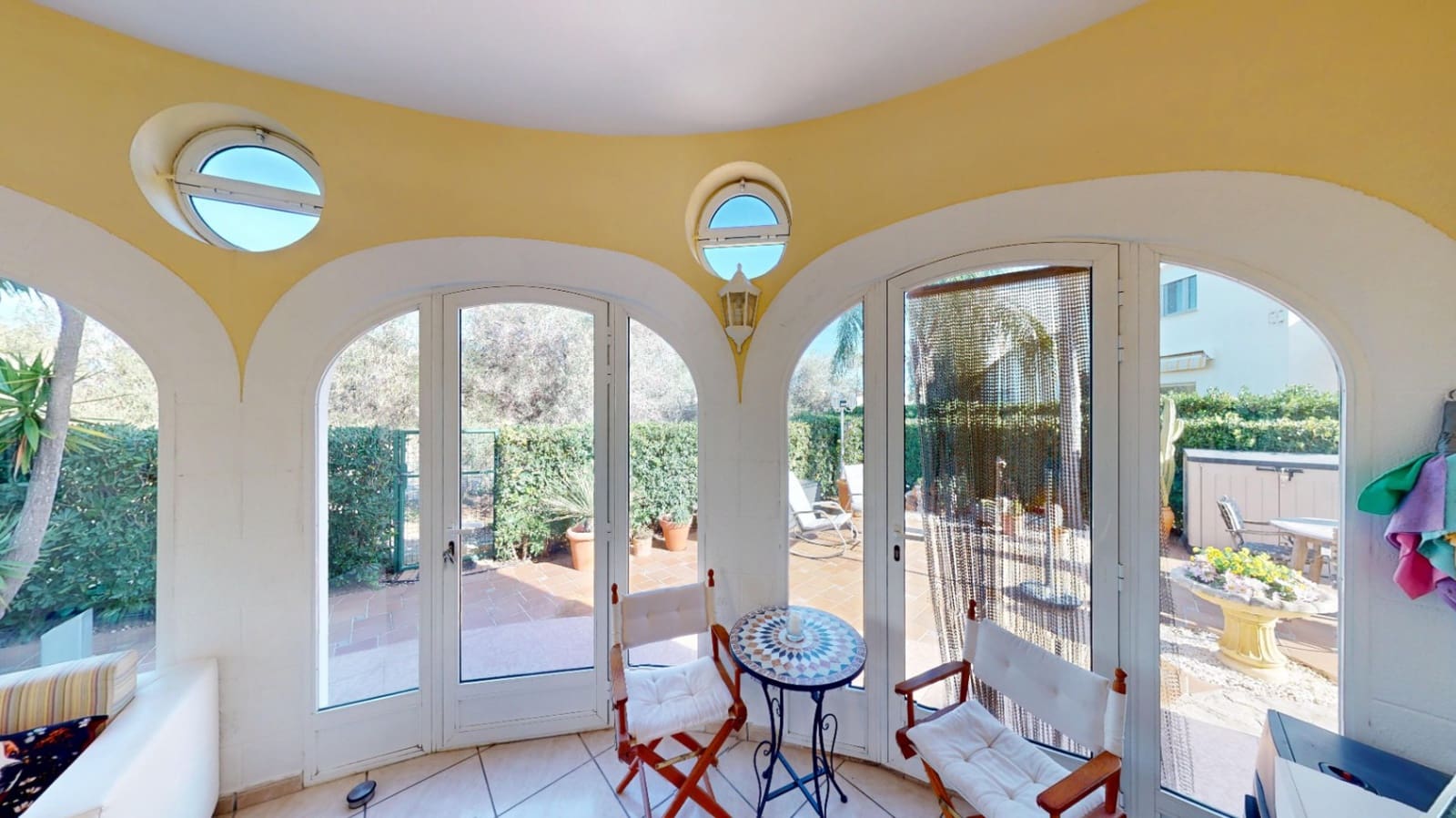 Chalet de 3 habitaciones en Oliva en venta con garaje - 495.000 € (Ref: 9646473)